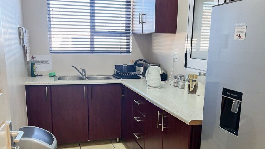 To Let Commercial Property for Rent in Newton Park Eastern Cape